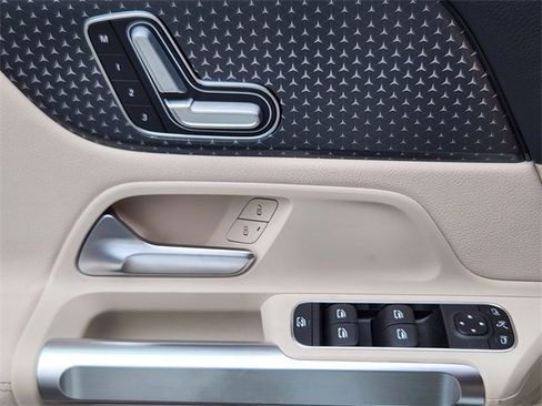 Certified 2025 Mercedes-Benz GLB 250 4MATIC image 11