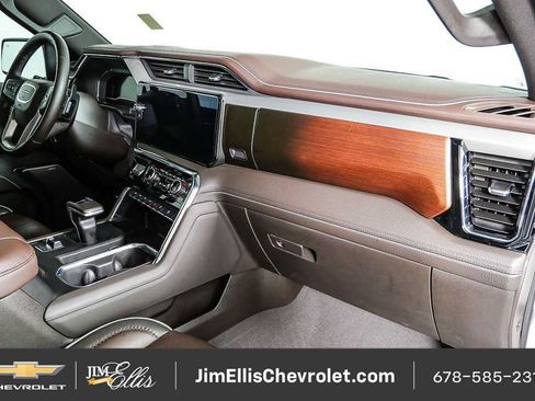 Used 2025 GMC Sierra 1500 Denali w/ Technology Package AWD/4WD image 25