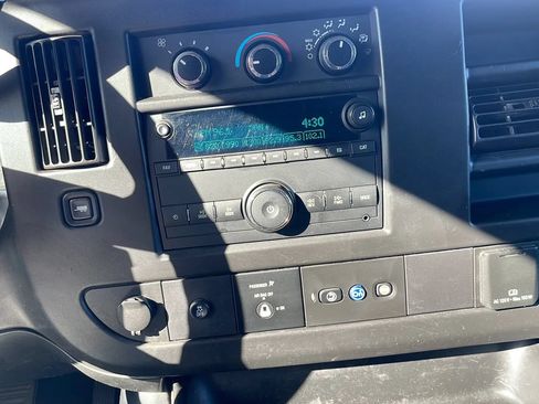 Used 2021 Chevrolet Express 2500 w/ Driver Convenience Package RWD image 18