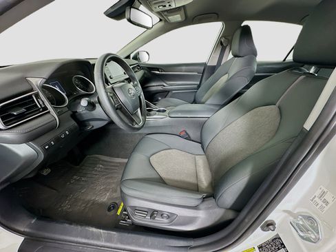 Used 2023 Toyota Camry LE w/ Convenience Package FWD image 13