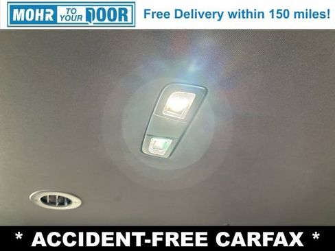 Used 2022 Chevrolet Traverse LT image 32