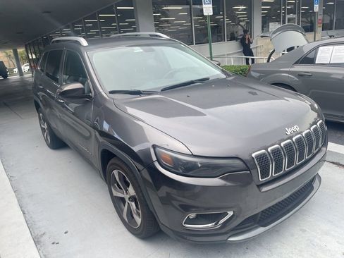 Used 2019 Jeep Cherokee Limited image 3