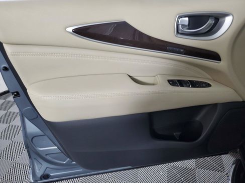 Used 2018 INFINITI QX60 FWD w/ Deluxe Technology Package image 18