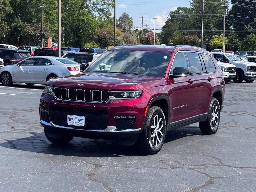 Used 2024 Jeep Grand Cherokee L Limited RWD image 2