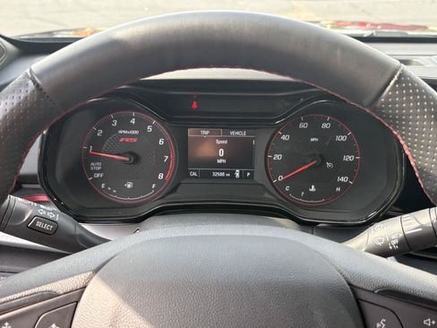 Used 2025 Chevrolet Trax RS w/ Driver Confidence Package FWD image 9
