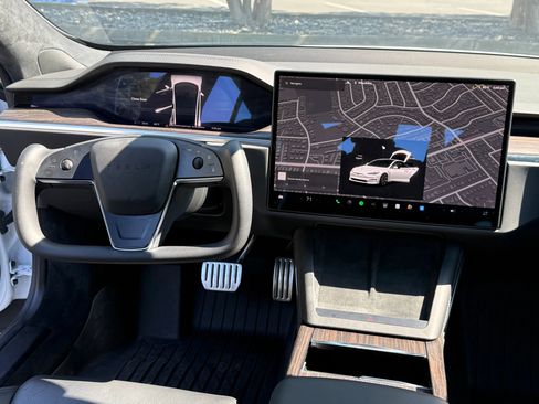 Used 2022 Tesla Model S Standard Range image 19