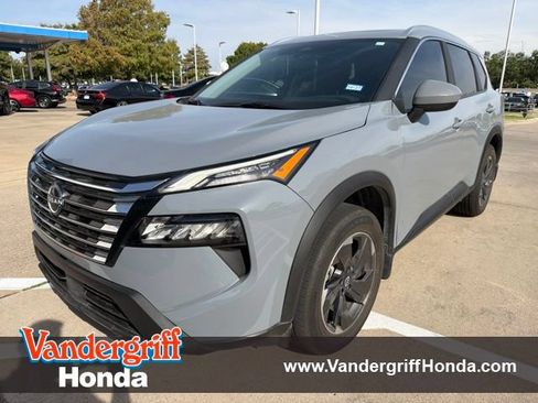 Used 2026 Nissan Rogue SV w/ SV Premium Package FWD image 1