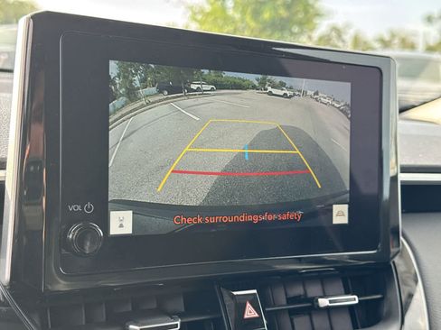 Used 2025 Toyota Corolla Cross XLE FWD image 36