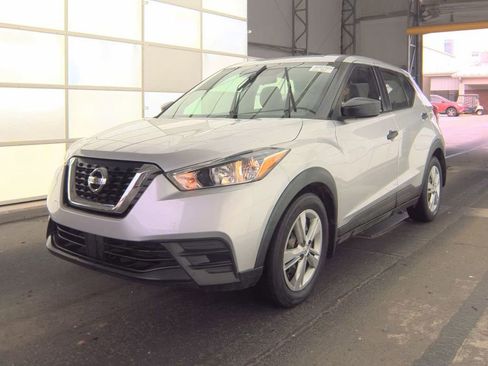 Used 2020 Nissan Kicks S image 1