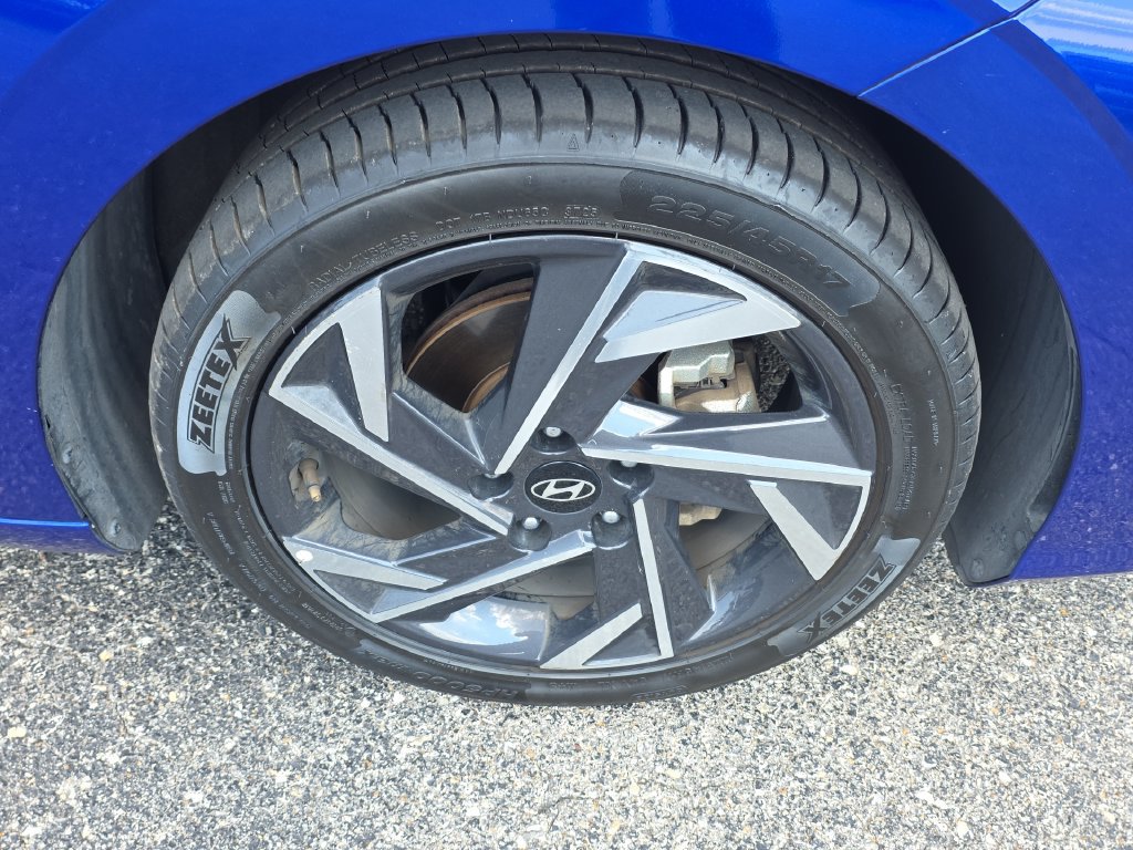 Used 2024 Hyundai Elantra Limited FWD image 10