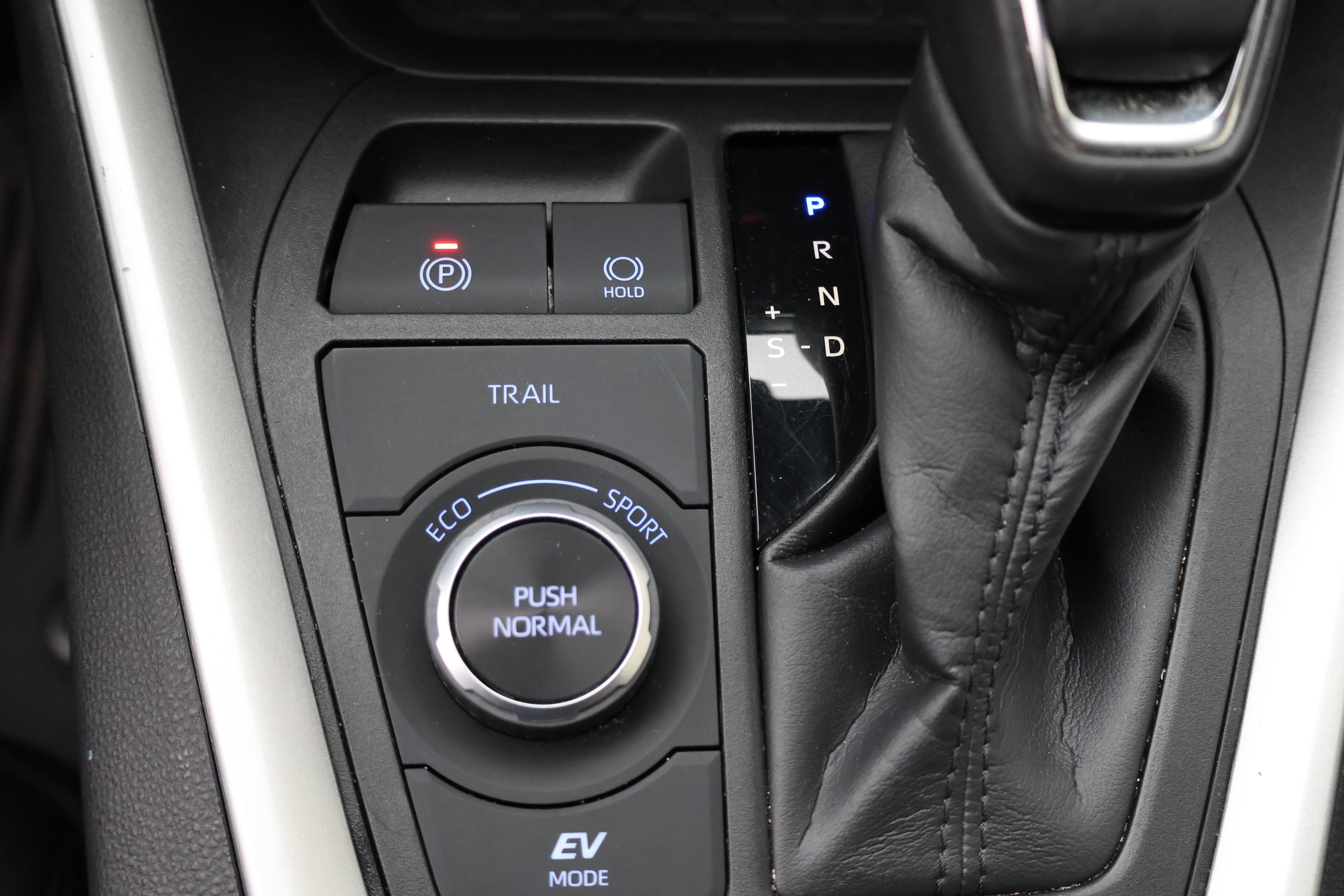 Used 2021 Toyota RAV4 XLE Premium AWD/4WD image 32