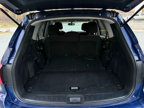 Used 2018 Nissan Pathfinder SV image 27