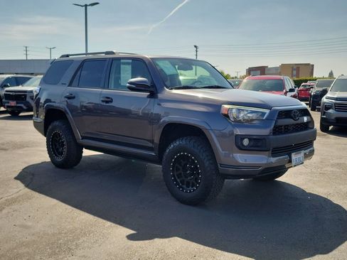 Used 2015 Toyota 4Runner Limited w/ Convenience Package AWD/4WD image 2