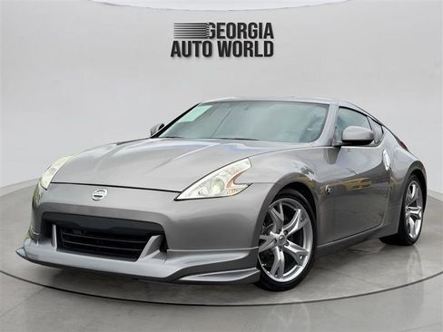 Used 2009 Nissan 370Z Coupe w/ Sport Pkg RWD image 4