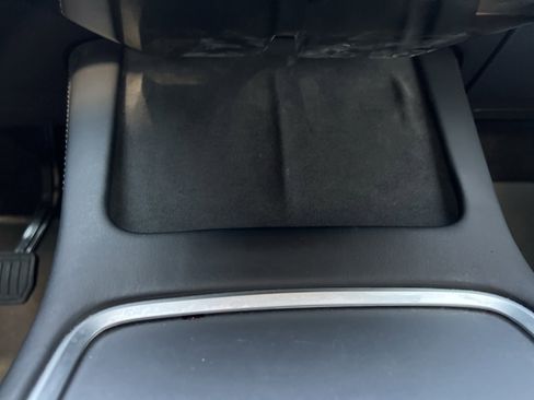 Used 2022 Tesla Model Y Long Range image 26