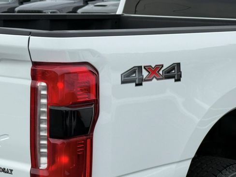 Used 2024 Ford F350 Lariat image 8