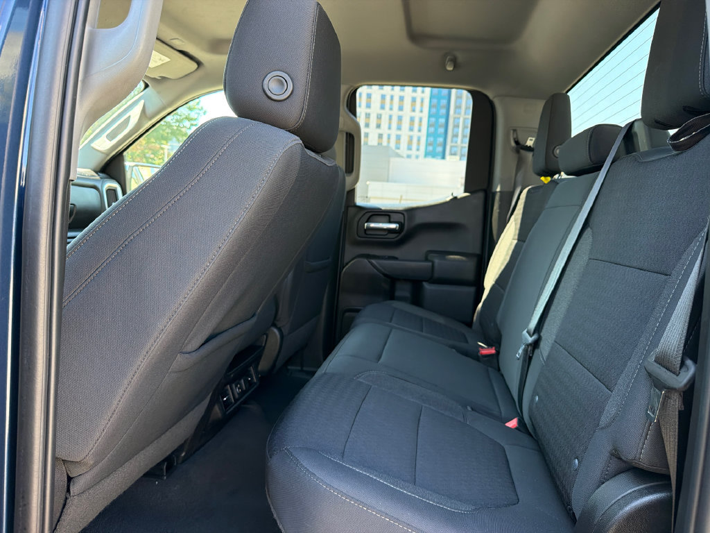Used 2022 Chevrolet Silverado 1500 LT AWD/4WD image 19