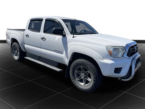 Used 2014 Toyota Tacoma PreRunner w/ SR5 Package RWD image 7