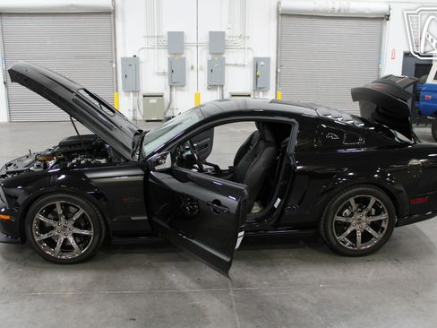 Used 2009 Ford Mustang GT image 28