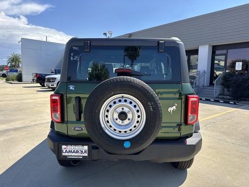 New 2025 Ford Bronco 4-Door image 4