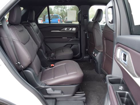 New 2026 Ford Explorer Platinum image 24