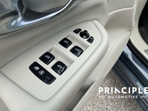 Certified 2023 Volvo XC90 B5 Plus image 25
