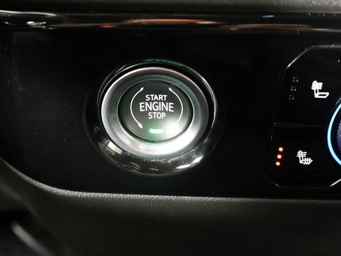 Used 2024 Chevrolet Silverado 1500 LT image 39