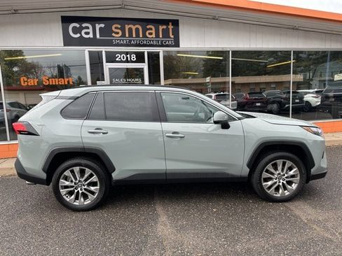 Used 2023 Toyota RAV4 XLE Premium image 8