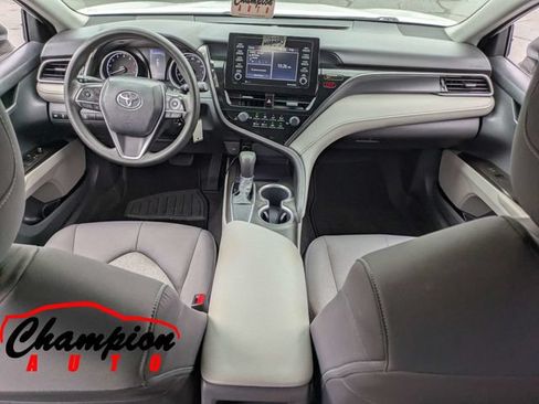 Used 2021 Toyota Camry LE FWD image 17