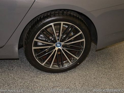 Used 2022 BMW 530e w/ Premium Package RWD image 54