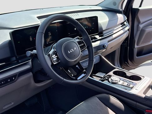 New 2026 Kia Carnival EX image 4