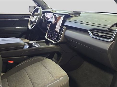 Used 2025 GMC Acadia Elevation image 12