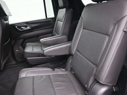 Used 2021 Chevrolet Suburban Z71 w/ Rear Media and Nav Package AWD/4WD image 14