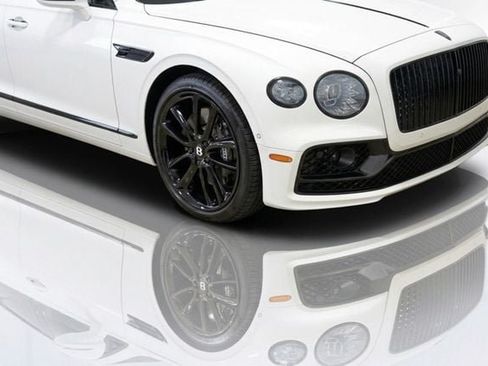 Used 2024 Bentley Flying Spur V8 AWD/4WD image 9