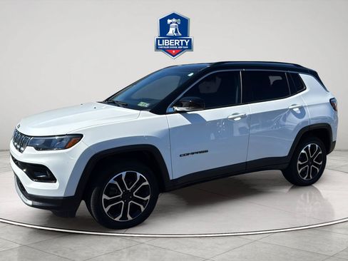 Certified 2022 Jeep Compass Limited AWD/4WD image 3