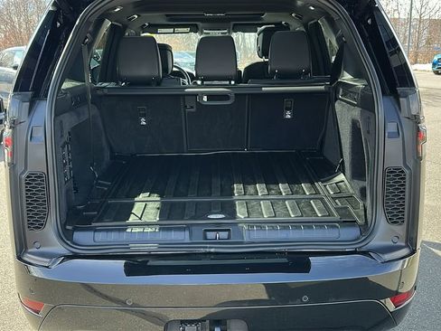 Used 2025 Land Rover Discovery Dynamic SE image 27
