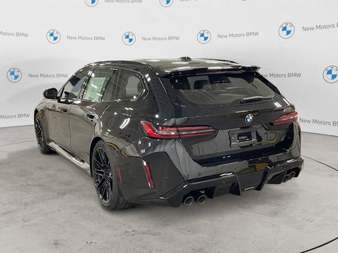 New 2026 BMW M5 Touring image 3