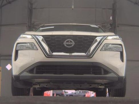 Used 2023 Nissan Rogue SV FWD image 3