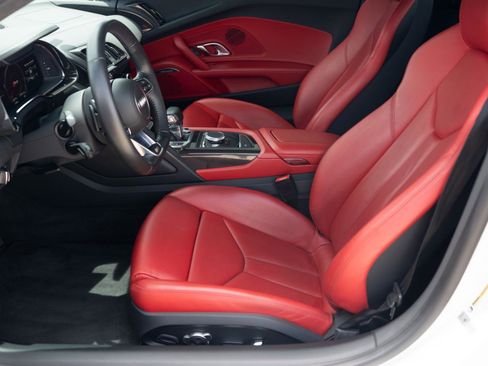 Used 2018 Audi R8 V10 RWD image 36