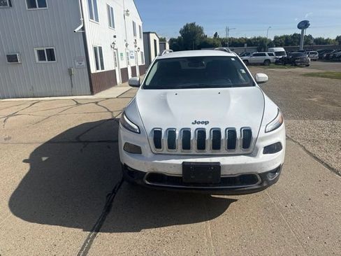 Used 2016 Jeep Cherokee Limited w/ Trailer Tow Group AWD/4WD image 5