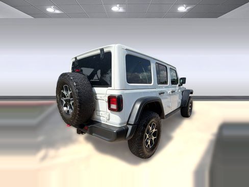 Used 2022 Jeep Wrangler Unlimited Rubicon w/ Cold Weather Group AWD/4WD image 9