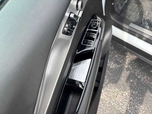Used 2024 Cadillac Lyriq Tech RWD image 38