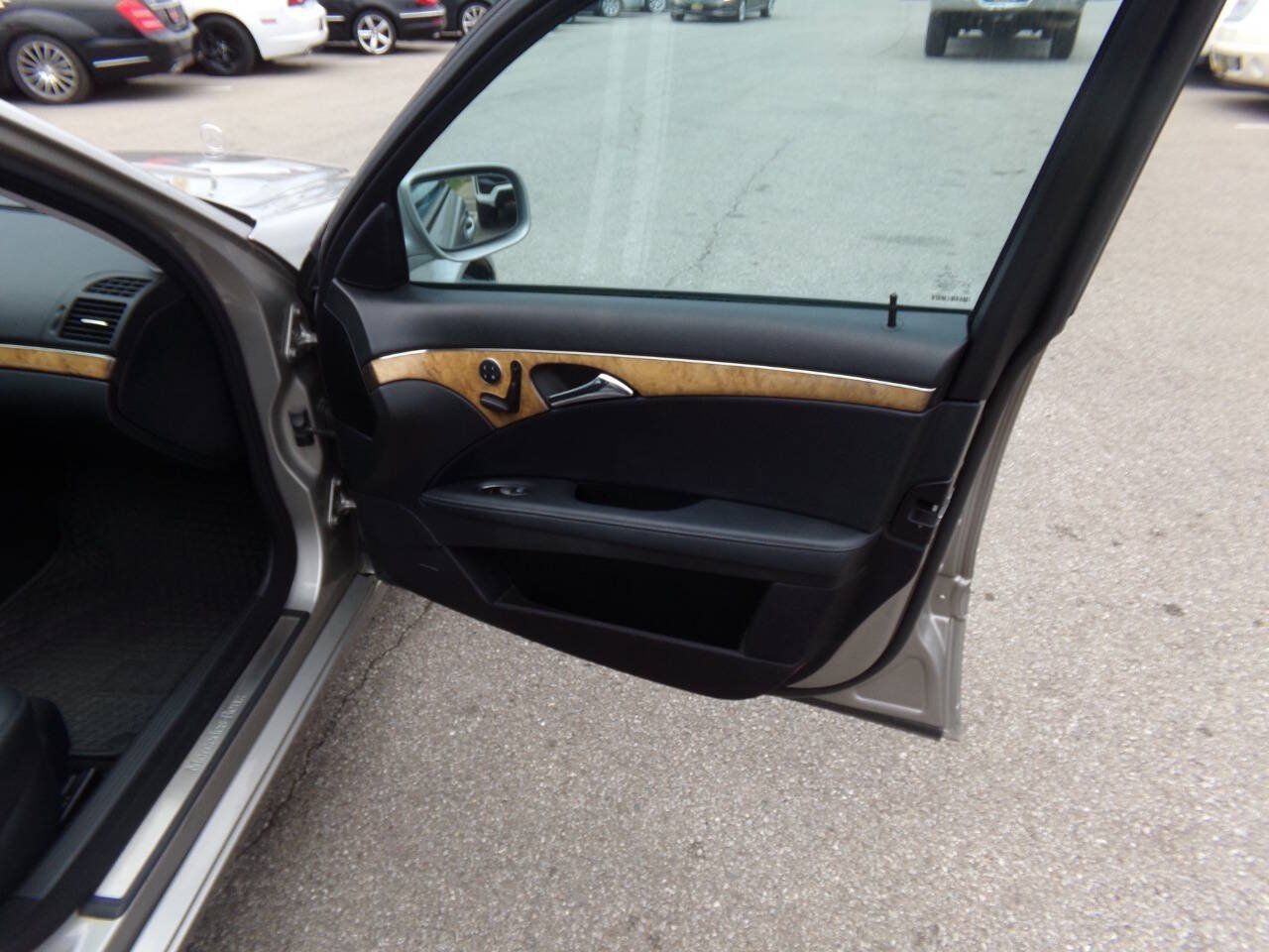Used 2008 Mercedes-Benz E 350 4MATIC Sedan image 28