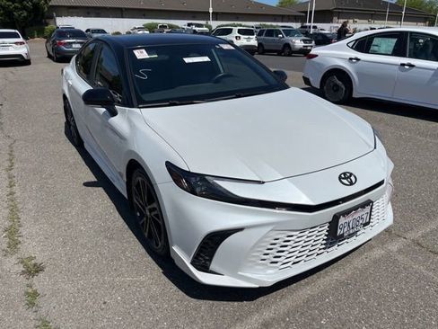 Used 2025 Toyota Camry XSE image 3