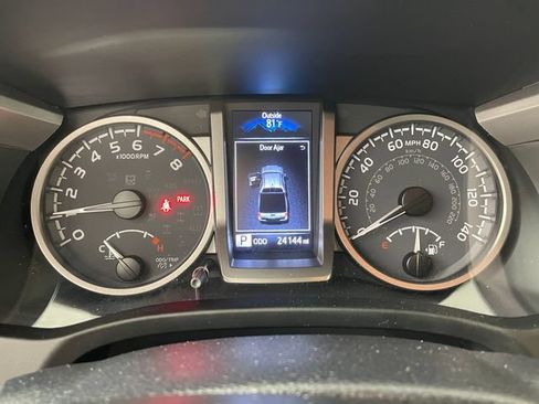 Used 2021 Toyota Tacoma Limited AWD/4WD image 5
