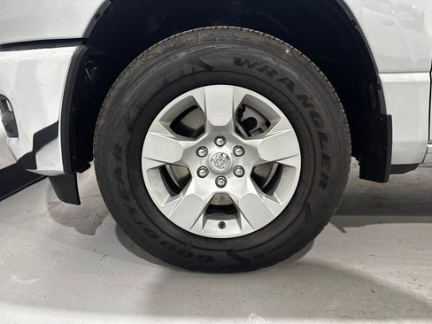 New 2026 RAM 1500 4x4 Crew Cab image 8