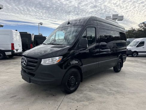 Used 2025 Mercedes-Benz Sprinter 2500 image 14