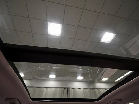 Certified 2025 Kia Sorento SX image 17