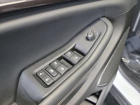 Used 2022 Jeep Grand Cherokee Altitude AWD/4WD image 14