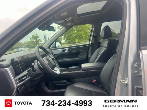 Used 2024 Hyundai Santa Fe Limited FWD image 12